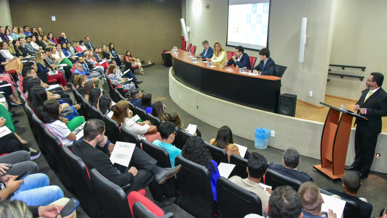 Comissão de Saúde da Mulher do Coren-DF participa do Congresso de Inovação, Ensino e Pesquisa, do IgesDF