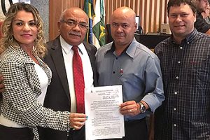 O conselheiro Adriano Araújo acompanhou do plenário a apresentação do projeto de lei
