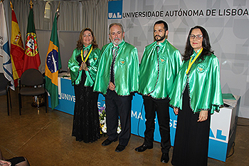 A presidente da Academia IPÊ, Onã Silva, ao lado dos acadêmicos empossados José Siles González (Espanha) e Ricardo Jorge Sousa Fonseca (Portugal), e da secretária-geral da academia, Célia Maísa Ferreira Felipe.