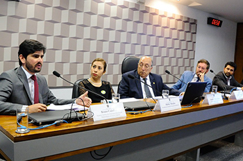 ensino-enfermagem-ead-audiencia-publica-senado